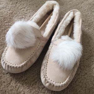Dakota Ugg Pom Pom  slippers